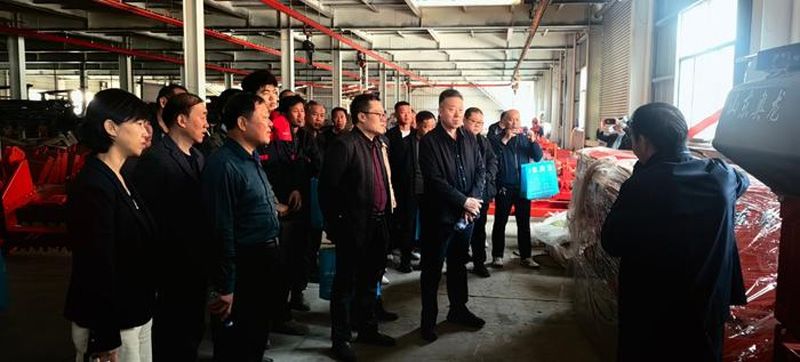 山東省“十百千萬”農(nóng)機(jī)推廣大行動 菏澤市小麥玉米精量播種技術(shù)推介活動在山東奧龍舉辦